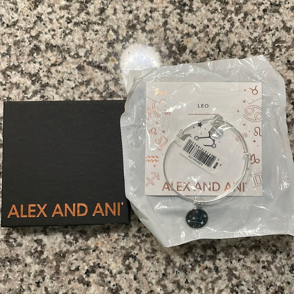 NWT Alex & Ani silver Leo bracelet